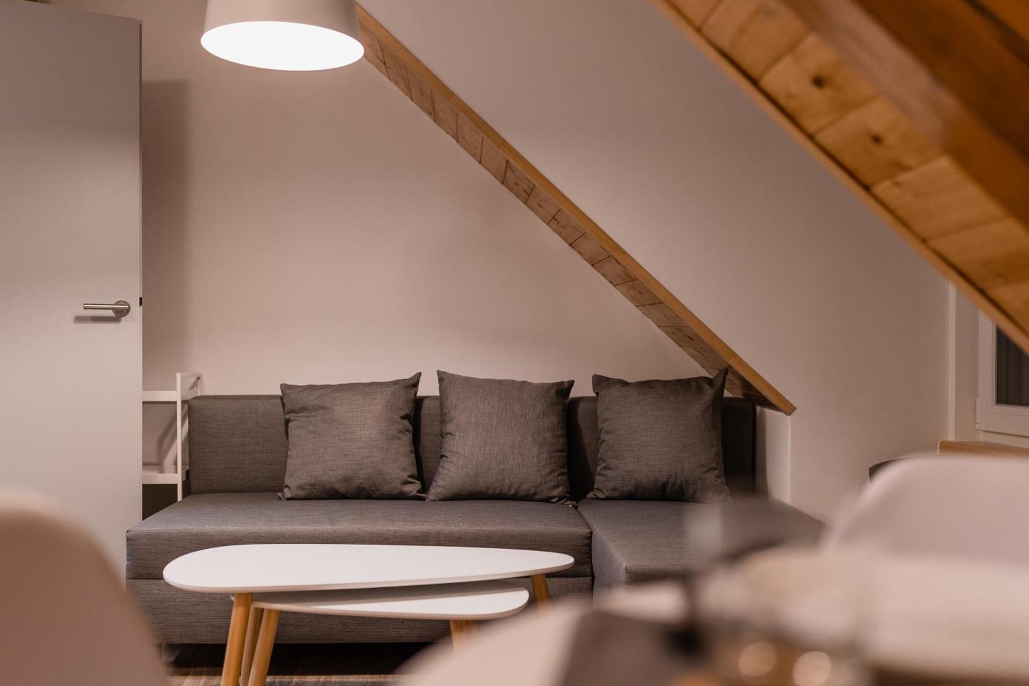Romanticky Loft Parking U Hlavniho Nadrazi Ołomuniec Zewnętrze zdjęcie