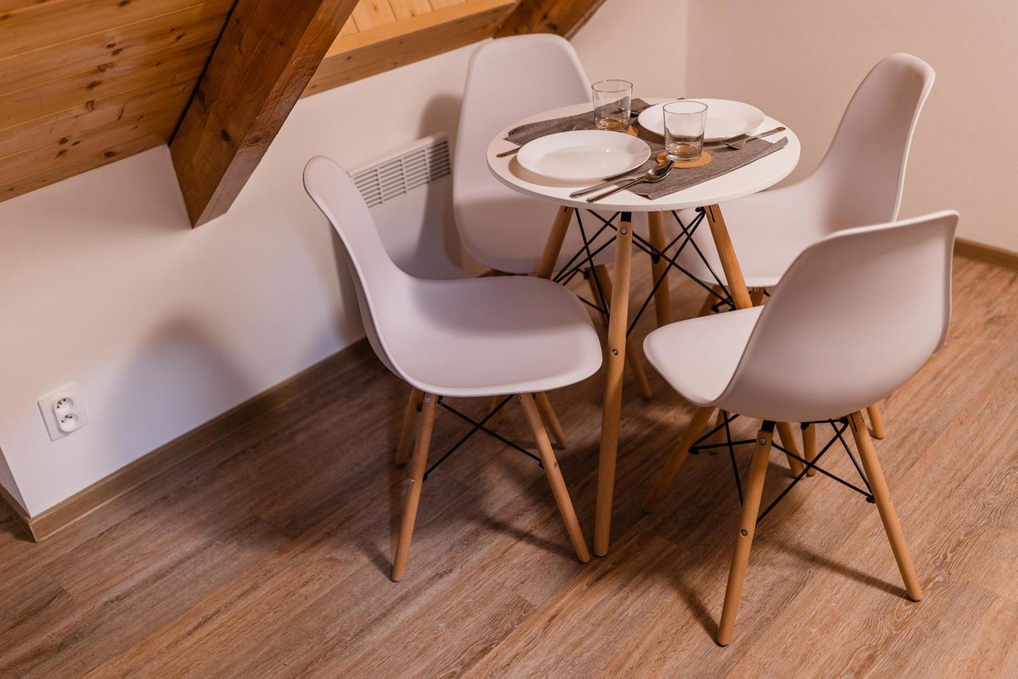 Romanticky Loft Parking U Hlavniho Nadrazi Ołomuniec Zewnętrze zdjęcie