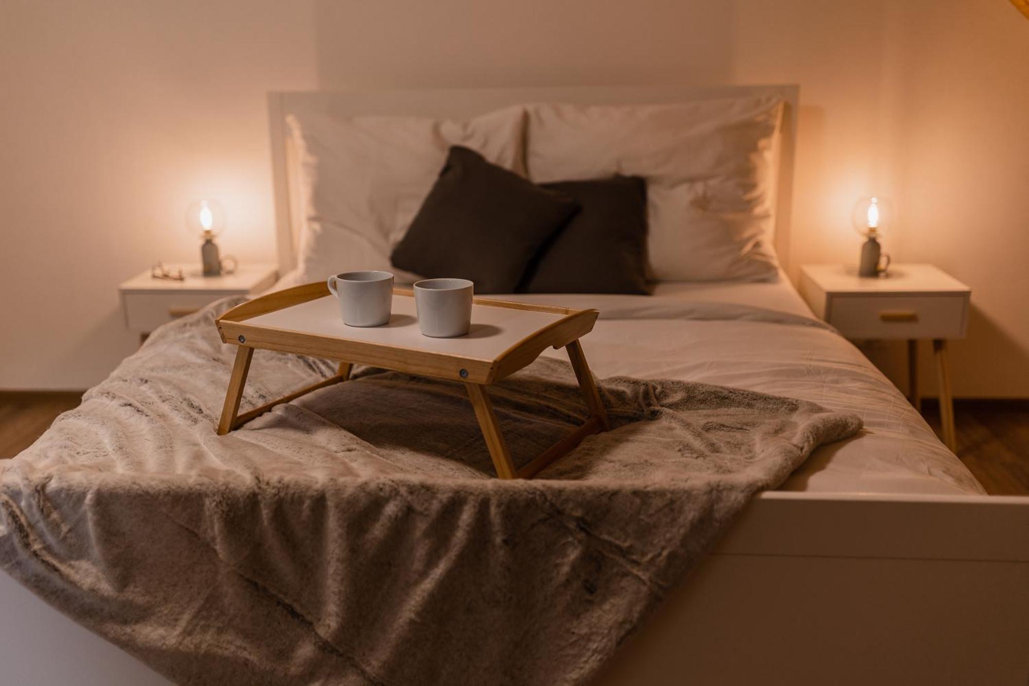 Romanticky Loft Parking U Hlavniho Nadrazi Ołomuniec Zewnętrze zdjęcie