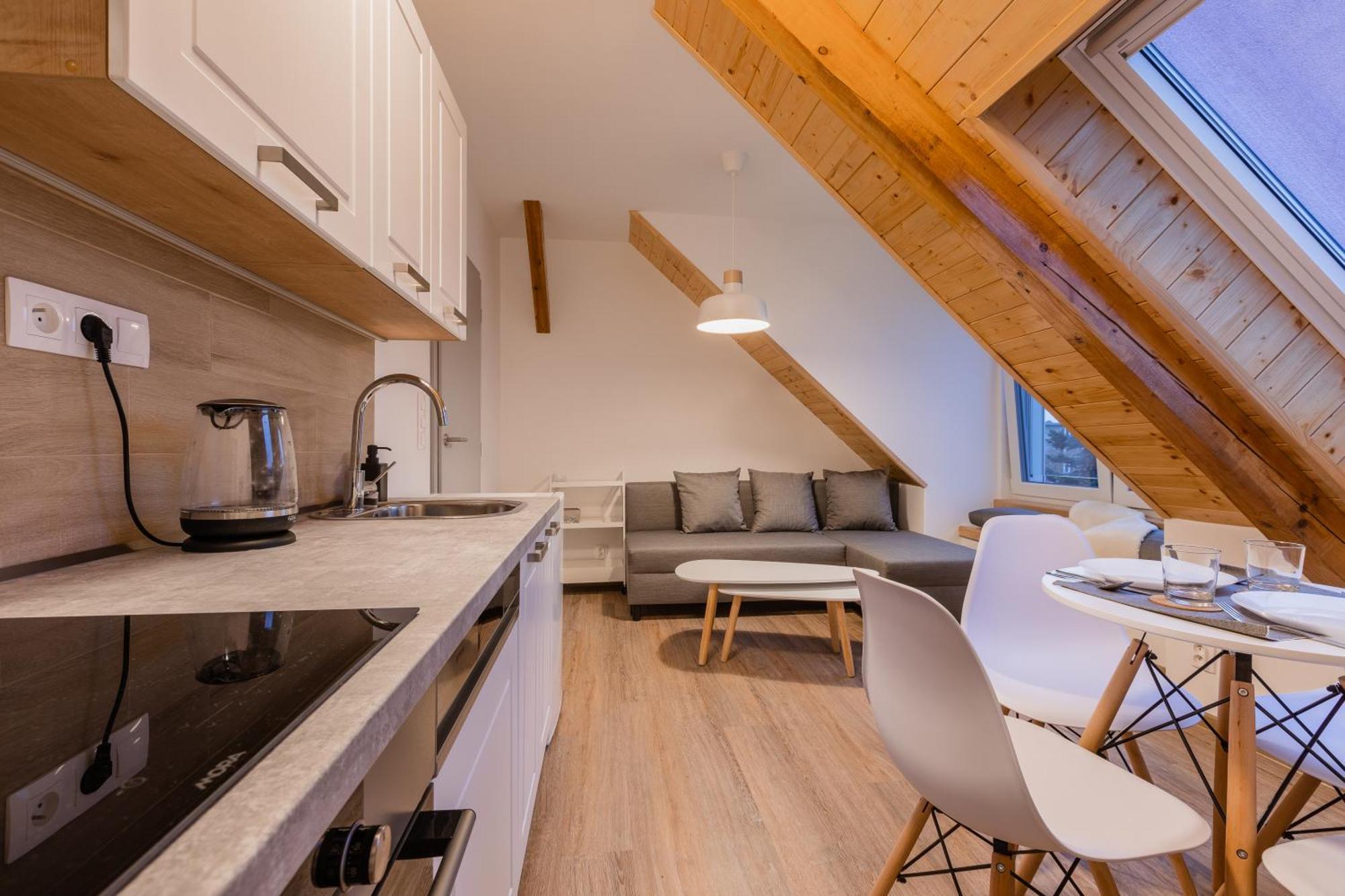 Romanticky Loft Parking U Hlavniho Nadrazi Ołomuniec Zewnętrze zdjęcie